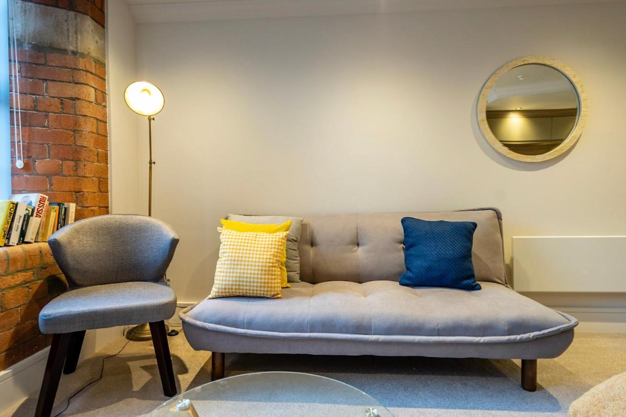 48 Cocoa Suites York Bagian luar foto